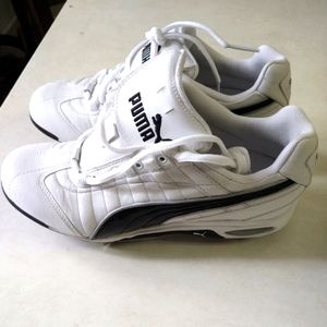 white puma baseball cleats